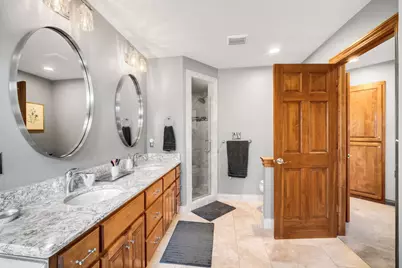 W316S8904  Laurens Pkwy, Mukwonago, WI 53149 - Photo 9