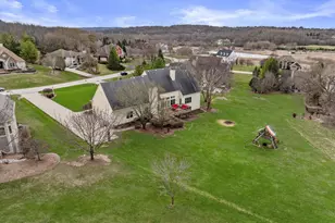 W282N4331 Somerset Ln, Delafield, WI 53072 - Photo 59