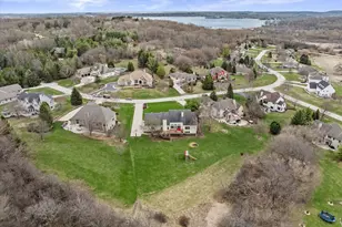 W282N4331 Somerset Ln, Delafield, WI 53072 - Photo 55