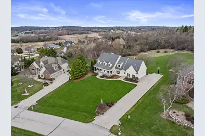 W282N4331  Somerset Ln, Delafield, WI 53072 - Photo 49