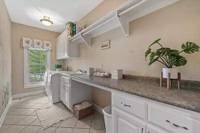W282N4331  Somerset Ln, Delafield, WI 53072 - Photo 15