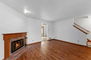 8247 S Legend Dr, Franklin, WI 53132 - Photo 11