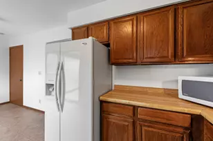 8247 S Legend Dr, Franklin, WI 53132 - Photo 9