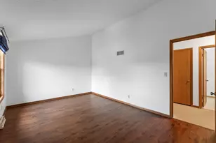 8247 S Legend Dr, Franklin, WI 53132 - Photo 19