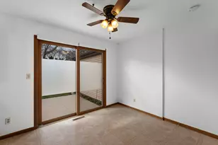 8247 S Legend Dr, Franklin, WI 53132 - Photo 7