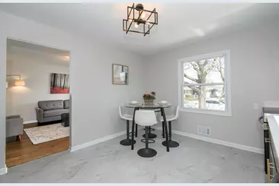 1363 S 91st St, West Allis, WI 53214 - Photo 11