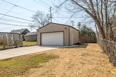 1363 S 91st St, West Allis, WI 53214 - Photo 5