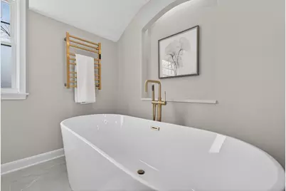 10525 N Fairway Ln, Mequon, WI 53092 - Photo 29