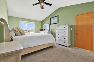 511 Acacia Dr, Saukville, WI 53024 - Photo 9