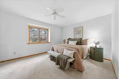 W178N9743  Riversbend Cir, Germantown, WI 53022 - Photo 11