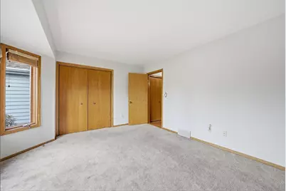 W178N9743  Riversbend Cir, Germantown, WI 53022 - Photo 17