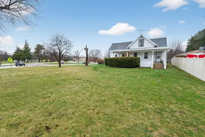 330 W Jefferson St, Elkhorn, WI 53121 - Photo 1