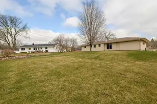 W183N9013 Princeway, Menomonee Falls, WI 53051 - Photo 9