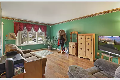 6366  Ambassador Ln, Racine, WI 53402 - Photo 5