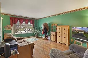 6366 Ambassador Ln, Racine, WI 53402 - Photo 5