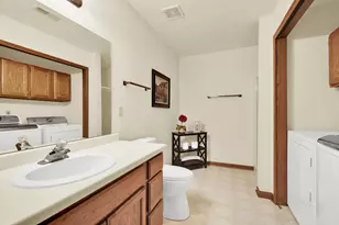 668 Westfield Way, Pewaukee, WI 53072 - Photo 15