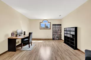 668 Westfield Way, Pewaukee, WI 53072 - Photo 11