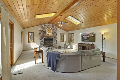 8050  Gina Dr, Racine, WI 53406 - Photo 9