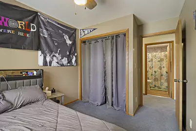 8050  Gina Dr, Racine, WI 53406 - Photo 17