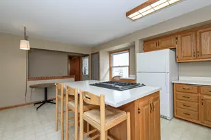 4842 N 104th St, Milwaukee, WI 53225 - Photo 9