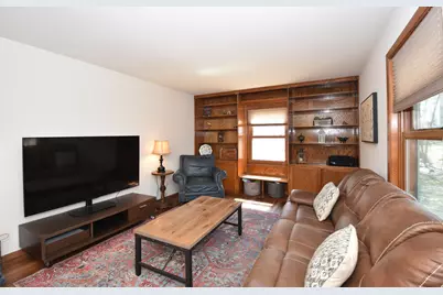 W197N16455  Hawthorne Cir, Jackson, WI 53037 - Photo 31