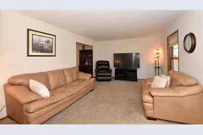 W197N16455  Hawthorn Cir, Jackson, WI 53037 - Photo 19