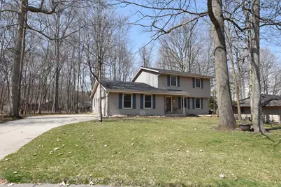 W197N16455  Hawthorn Cir, Jackson, WI 53037 - Photo 5