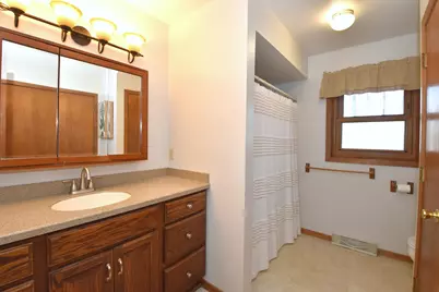 W197N16455  Hawthorne Cir, Jackson, WI 53037 - Photo 35