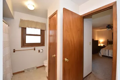 W197N16455  Hawthorne Cir, Jackson, WI 53037 - Photo 39