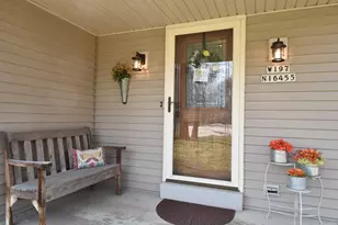 W197N16455 Hawthorne Circle, Jackson, WI 53037 - Photo 3