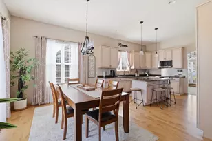 W348N5818 Snapdragon Ct, Oconomowoc, WI 53066 - Photo 9