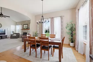 W348N5818 Snapdragon Ct, Oconomowoc, WI 53066 - Photo 13