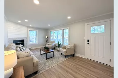 1028  Oakland Ave, Waukesha, WI 53186 - Photo 9