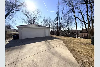 1028  Oakland Ave, Waukesha, WI 53186 - Photo 27