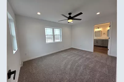 1876  Shyanne Ct, Hartford, WI 53027 - Photo 15