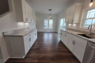 1876 Shyanne Ct, Hartford, WI 53027 - Photo 7