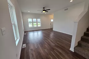 1876 Shyanne Ct, Hartford, WI 53027 - Photo 9