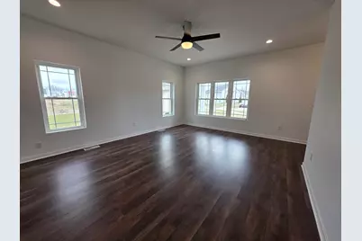 1876  Shyanne Ct, Hartford, WI 53027 - Photo 11