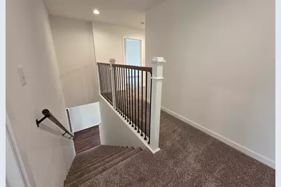 1876  Shyanne Ct, Hartford, WI 53027 - Photo 17