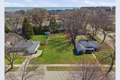 4010 S Kirkwood Ave, Saint Francis, WI 53235 - Photo 1