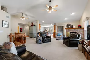 1245 Garfield Ln, Hartford, WI 53027 - Photo 11