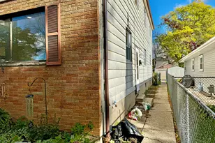 642 S 66th St, Milwaukee, WI 53214 - Photo 27