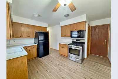 642 S 66th St, Milwaukee, WI 53214 - Photo 11