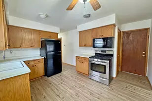 642 S 66th St, Milwaukee, WI 53214 - Photo 11