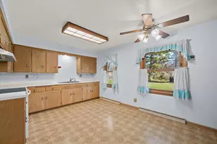 W151N7824 Hilltop Dr, Menomonee Falls, WI 53051 - Photo 19