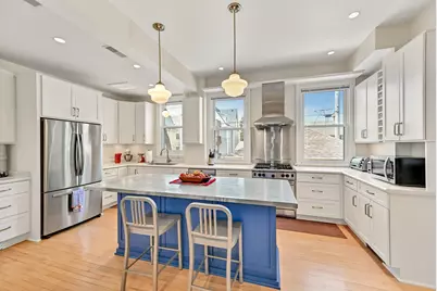 2735 N Farwell Ave, Milwaukee, WI 53211 - Photo 3