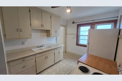 1727 E Morgan Ave #Lower, Milwaukee, WI 53207 - Photo 3