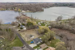 S103W30215 Lakeside Dr, Mukwonago, WI 53149 - Photo 31