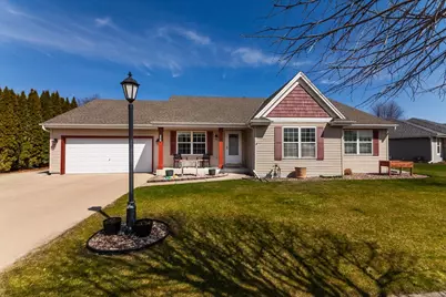 1189  Mockingbird Dr, Oconomowoc, WI 53066 - Photo 1