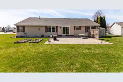 1189  Mockingbird Dr, Oconomowoc, WI 53066 - Photo 3